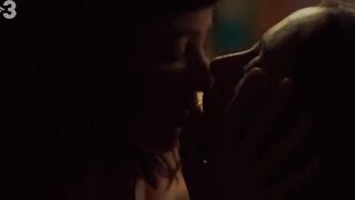 Dèlia Brufau nude, Mireia Oriol topless, Asia Ortega nude. Les de l'hoquei (2020)