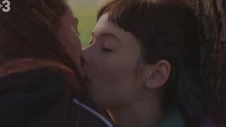 Dèlia Brufau nude, Mireia Oriol topless, Asia Ortega nude. Les de l'hoquei (2020)