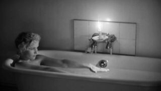 Gunilla Karlzen nude. La salle de bain (1989) Full Frontal Classic Scene
