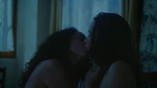Lesby Scene: Salomé Richard naked, Camille Moutawakil naked - L'échappée (2023)