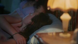 Lesby Scene: Salomé Richard naked, Camille Moutawakil naked - L'échappée (2023)