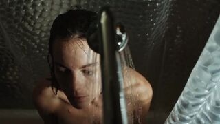 Vicky Luengo naked - Red Queen (Reina Roja) s01e05 (2024)