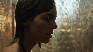 Vicky Luengo naked - Red Queen (Reina Roja) s01e05 (2024)