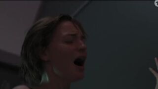 Sarah Mahita sexy, Stefanie Reinsperger hot - Haus aus Glas s01e01-02 (2024) adult scene