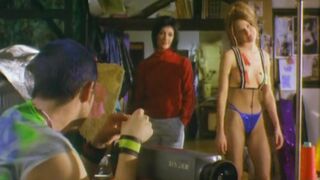 Ana Franic nude, Jelena Djokic nyde - Disi duboko (2004) Lesbain Movie Scene