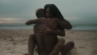 Lari Sacratto nude sex scene - Petalas (2024)