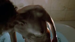Alba Rohrwacher nude - La solitudine dei numeri primi (2010) Bath Scene
