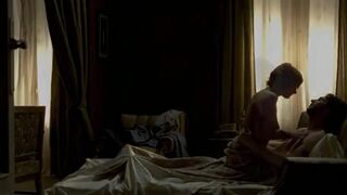 Najwa Nimri naked scene. Utopía (2003)