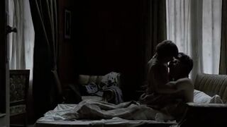 Najwa Nimri naked scene. Utopía (2003)