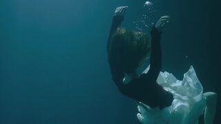 Camille Dagen nude - Les Mouvements de l’eau (2018)