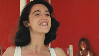 Valeria Bruni Tedeschi nude, Zabou Breitman nackte. Ein Sommer an der See (1990)