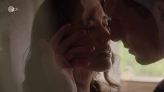 Silvana Damm hot - Inga Lindström s21e03 (2024) caught fappenig scene