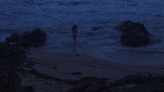 Léonie Dahan-Lamort naked in L'Île et le continent (2020)