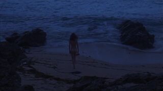 Léonie Dahan-Lamort naked in L'Île et le continent (2020)