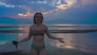 Gabriela Heclová, Zuzana Novotná naked - Extraktori s01e01 (2023)