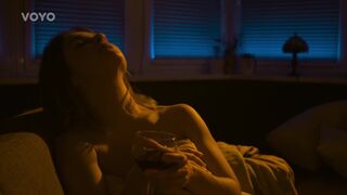 Gabriela Heclová, Zuzana Novotná naked - Extraktori s01e01 (2023)