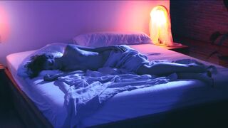 Júlia Molins topless - I Never (2018) sex scene | voyeurism