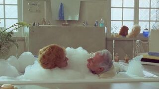 Geraldine Danon naked, Jeanne Moreau nude ⭐ La vieille qui marchait dans la mer (1991)