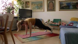 Nevena Nerandzic topless - Diši (2020)