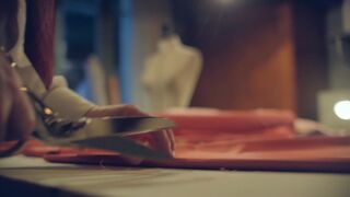 Bedroom Sexy Scene Maisie Williams hot - The New Look s01e01 (2024)