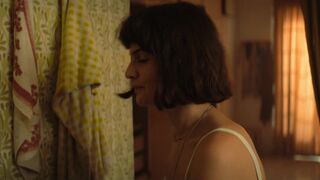 Violetta Zironi sexy - Rose Island (2020)