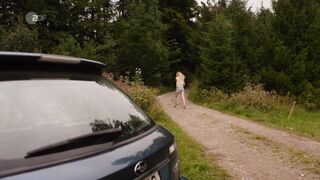 Hanna Binke sexy - Frühling-Alte Liebe, neue Liebe (2022)