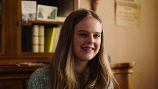 Nathalie Lucia Hahnen, Stella Holzapfel sexual - Vatersland (2020)