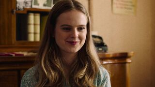 Nathalie Lucia Hahnen, Stella Holzapfel sexual - Vatersland (2020)