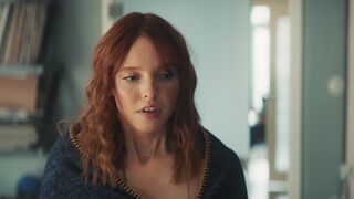 Lina Larissa Strahl, Tijan Marei, Safira Robens _ Malene Becker - Alle für Ella (2022) Topless Scene