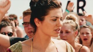 Chantal Zitzenbacher nackte - Die letzte Party deines Lebens (2018) Hot Dance and Topless Scene