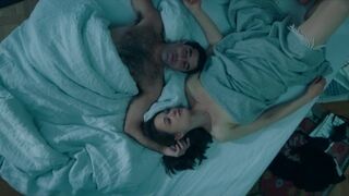 Emilie Blaser, Isabelle Caillat - Cellule de crise s01e04e06 (2020) celeb boobs scene