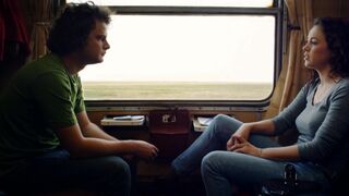 Anca Florescu naked - Si caii sunt verzi pe pereti (2012) sexy voyeur video