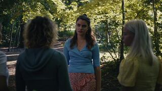 Frieda Krøgholt, Stran Ezgi Benli - Young (2021) Sexy Celebrity