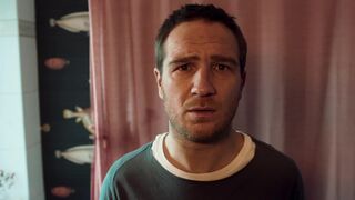 Short Bathroom Sexy scene Hannah Herzsprung nackte - Wolke unterm Dach (2022)