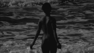 Luiza Maranhao topless - The Turning Wind (1962) Retro Naked Scene