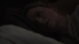 Julianne Moore sexy, Niamh Algar hot kiss ⭐ Mary and George s01 (2024)