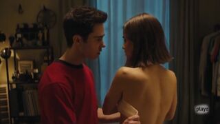 Júlia Gibert hot, Anna Alarcón, Berta Galo, Alícia Falcó sexy - Ser o no Ser (2023) Sexy Scenes of Seasons 1-2