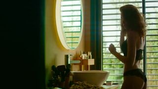 Julia Piaton hot - Garder Ton Nom (2023)