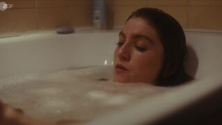 Charlotte De Bruyne hot - Juliet s01e01 (2023) Bath Short Scene