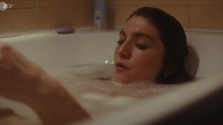 Charlotte De Bruyne hot - Juliet s01e01 (2023) Bath Short Scene
