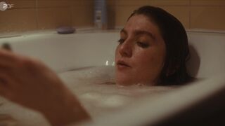 Charlotte De Bruyne hot - Juliet s01e01 (2023) Bath Short Scene