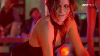 Christina Hecke sexy. Hopfensommer (2011)