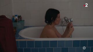Géraldine Pailhas topless. Les malvenus (2024). French Movie | Sexy Scenes