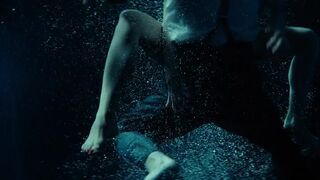 Wiktoria Supryn topless, Karolina Kominek sexy, Anna Karczmarczyk hot - Zatoka szpiegów s01e05-08 (2024) sexy scenes