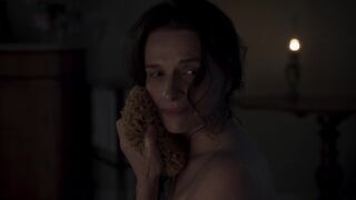 Juliette Binoche topless  - La passion de Dodin Bouffant (2023)