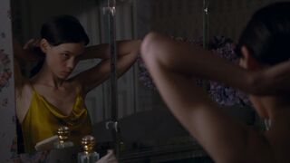 Astrid Berges-Frisbey sexy - L'Autre (2020)