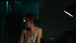 Signe Egholm Olsen naked - Klienten (2022)