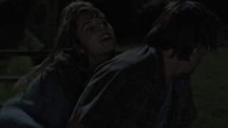 Marilou Aussilloux topless, Bérénice Bejo topless - Over the Cracks (2023)