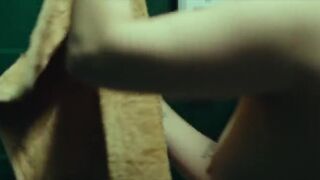 Maryne Cayon naked - Tant que je marcherai (2024)