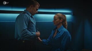 Cheyenne Pahde hot - Blutige Anfänger (2024)